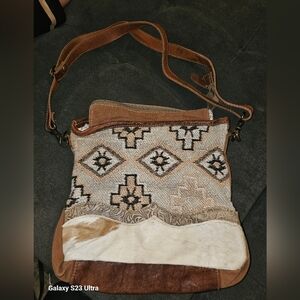 Myra Bag Crossbody